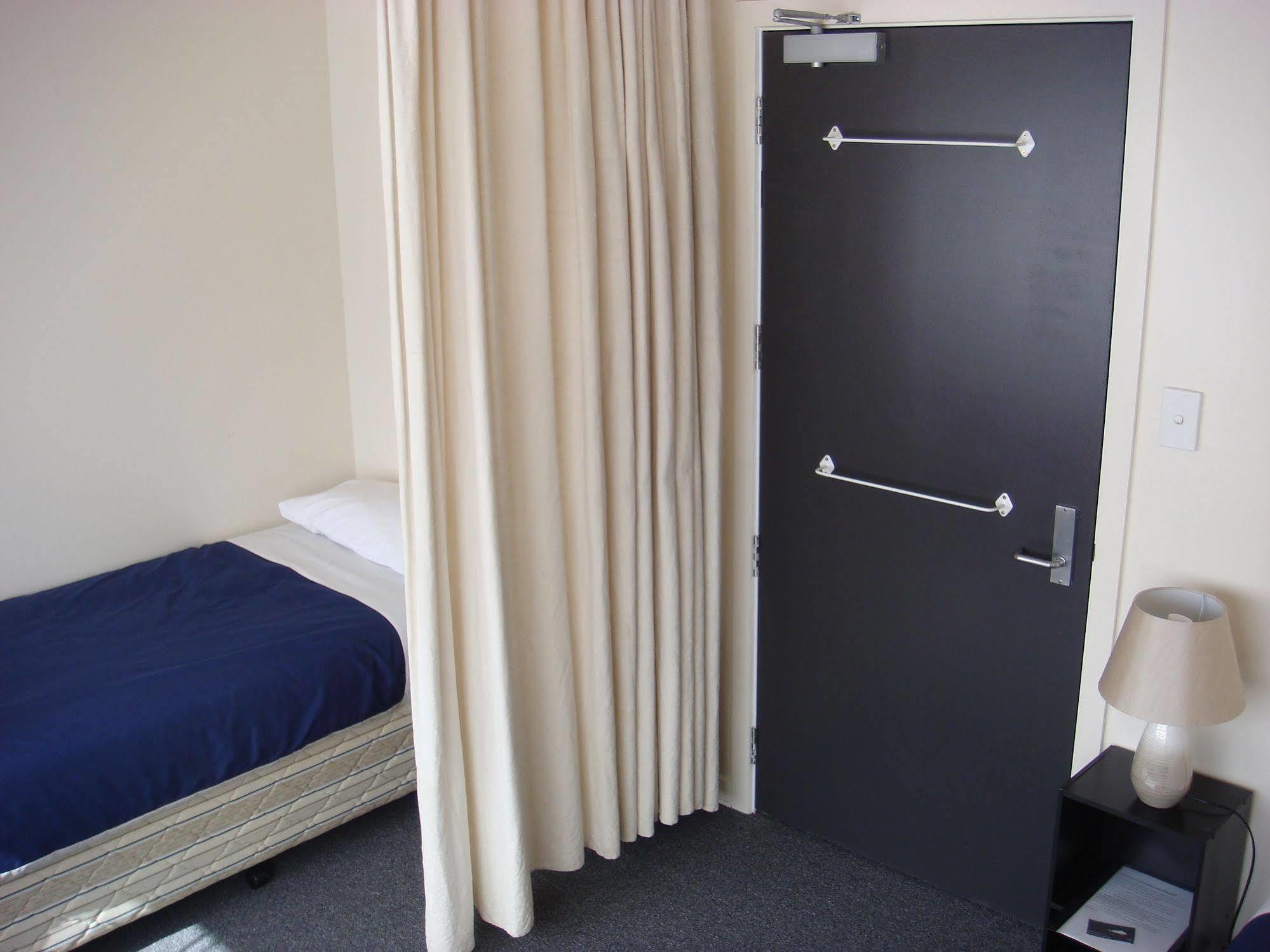 A Pousada Cromwell Backpackers Exterior foto